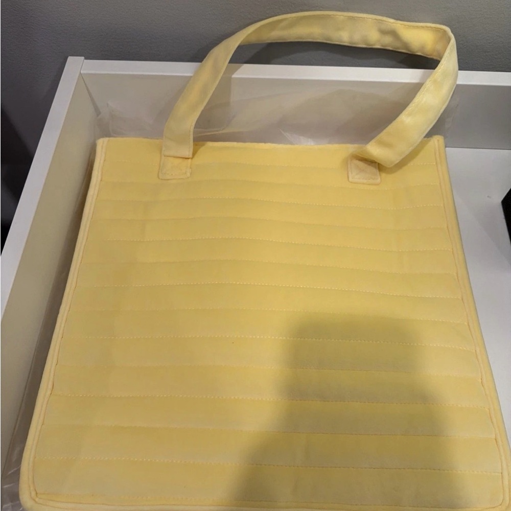 Marc Jacobs Soft Yellow Quilted Tote - Picture 5 of 10